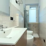 Duca's - Near Hospital Self Chek-in Apartment *